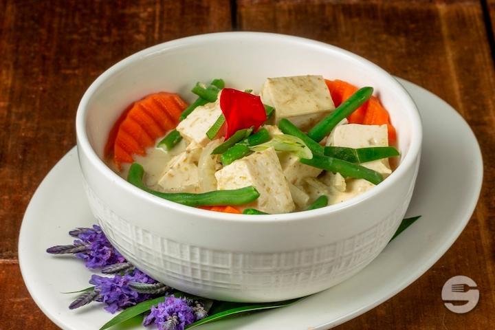 Tofu au Curry Vert - Le Printemps