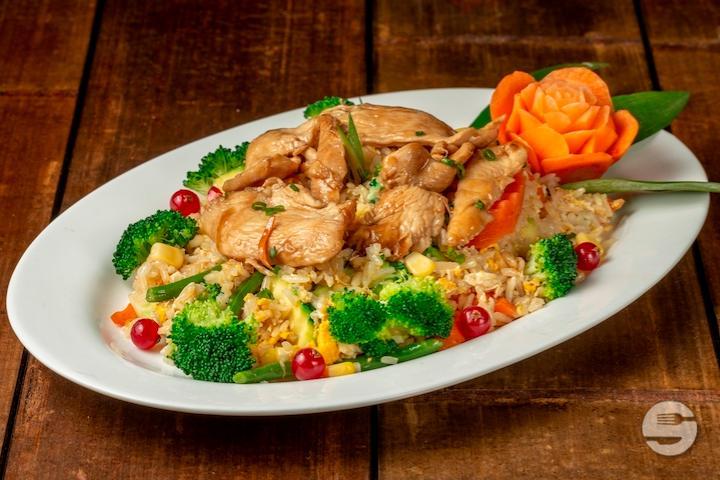 Riz Sauté au Poulet - Le Printemps