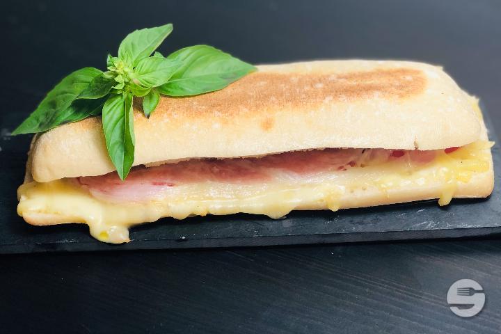 Panini Tomatoes Mozzarella Raw ham - Le Toucan