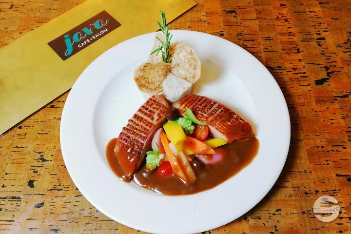 Magret de canard rôti au gingembre - Java Café - Salon