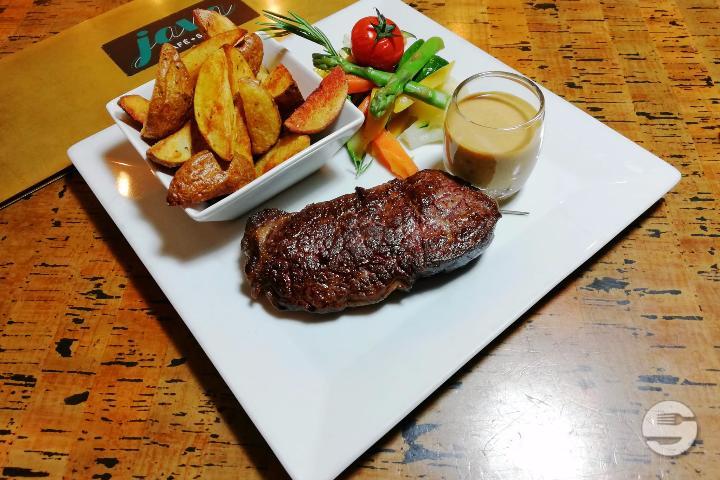 Stripped beef entrecote - Java Café - Salon