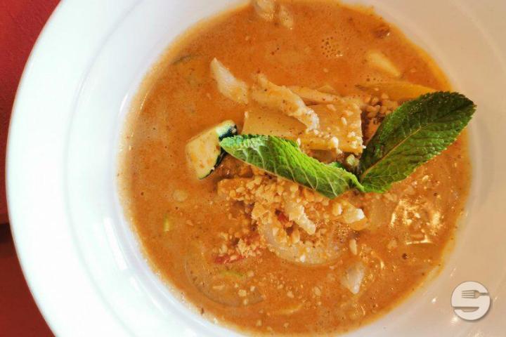 20. Massamam Curry Chicken - Harmonie