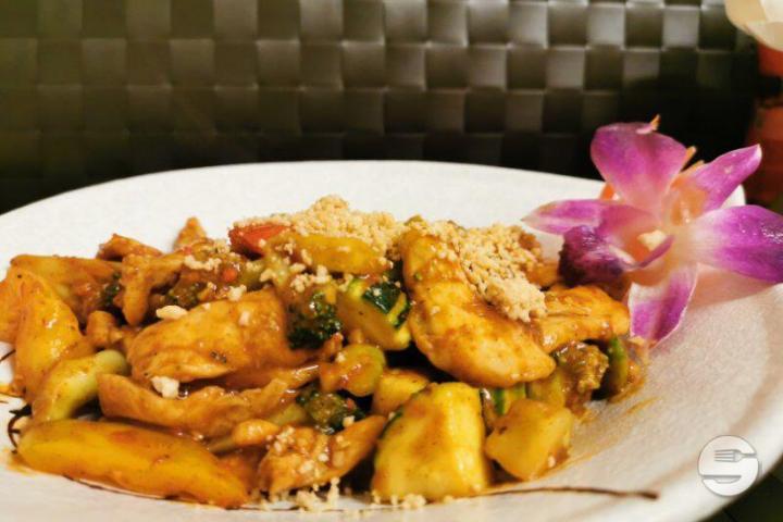 23. Cashew Nut Chicken - Harmonie
