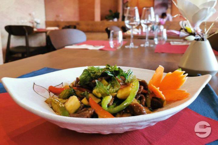 32. Basil Pork - Harmonie