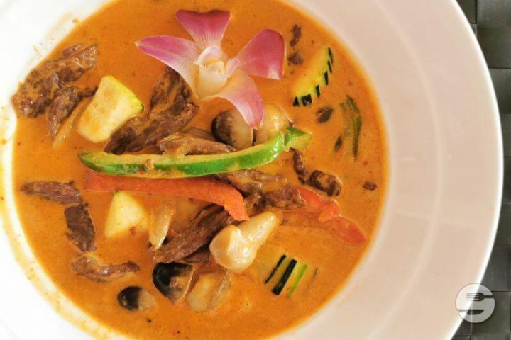 40. Panang Curry Beef - Harmonie