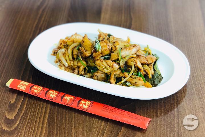 50. Chicken with Basil Hotsin Sauce - Ô Bambou