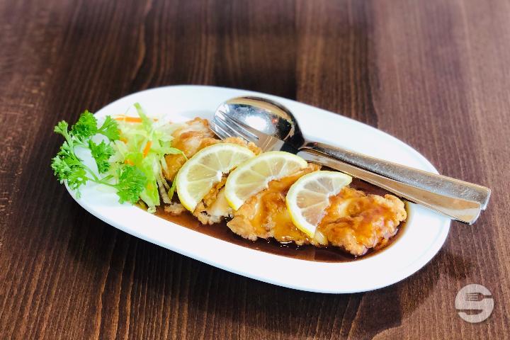 57. Chicken with Lemon Sauce - Ô Bambou
