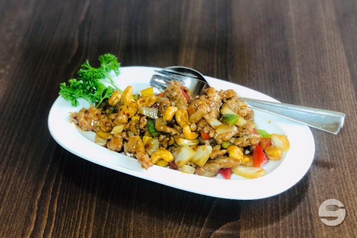 75. Pork with Spicy Sauce - Ô Bambou