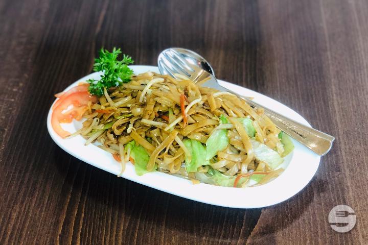 009. Fried Rice Pasta with Vegetables - Ô Bambou