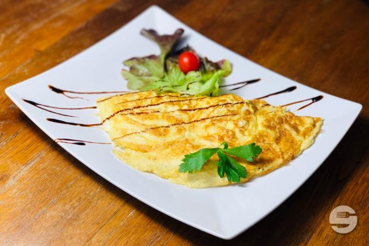 Cheese Omelet - Brasserie du Commerce