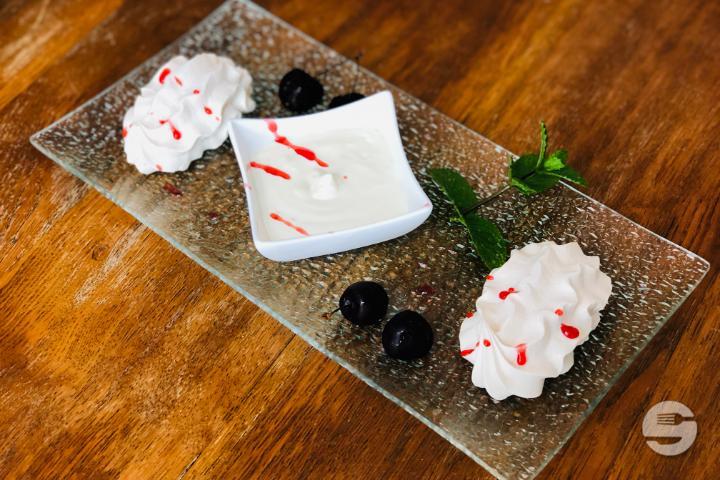Meringue Double Cream from Gruyère - Brasserie du Commerce