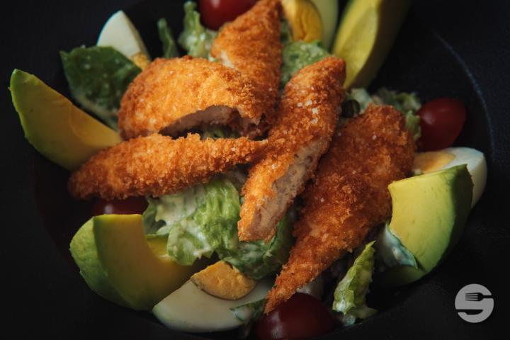 Crunchy Chicken Caeser Salad - Le Baroque