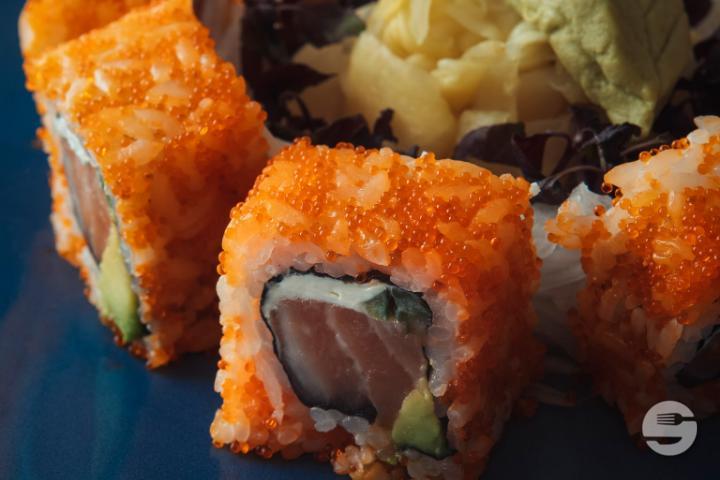 Cooked Shrimp Uramaki Roll - Le Baroque