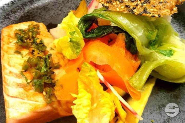 Salmon Tataki with Asian Flavours - Le Baroque