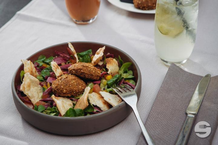 Salade Fattouche & Falafel - La Tour du Molard