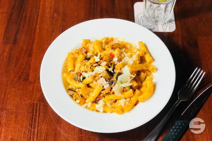 Rigatoni with Tomato Pesto - Les Brasseurs