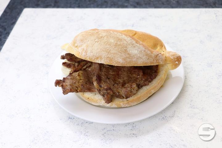 Bifana Pain - Poulet Express