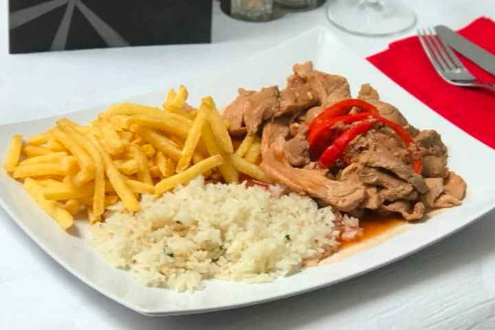 Bifana assiette - Poulet Express