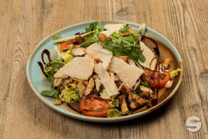 Ceasar Salad - Le Petit Raphael