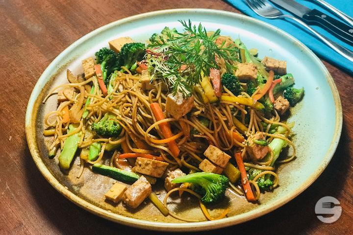 Fried Noodles - Le Petit Raphael