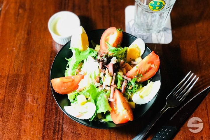 Half Brasseur's Salad - Les Brasseurs
