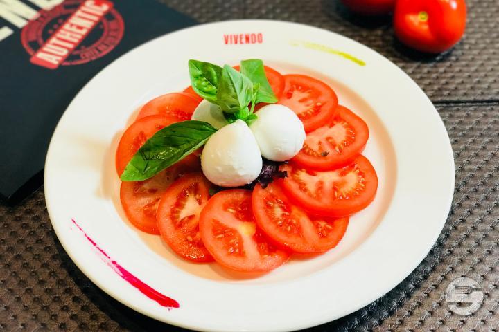 Insalata Caprese - VIVENDO