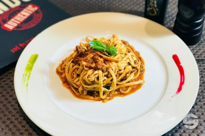 Tagliolini Fresche Alla Bolognese - VIVENDO