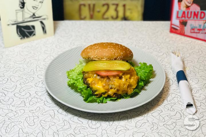 Crispy Onion Cheeseburger - Happy Days Diner