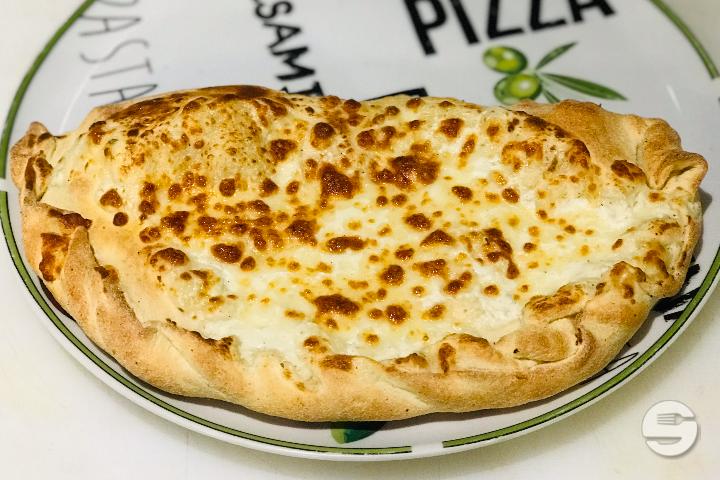 Pizza Calzone (fermée) - Pizza Avenue