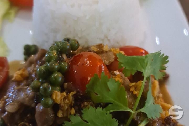 Dish with Pepper and Garlic - Le 888