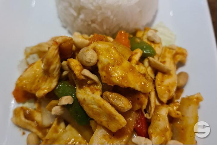 Dish with Peanut Sauce - Le 888