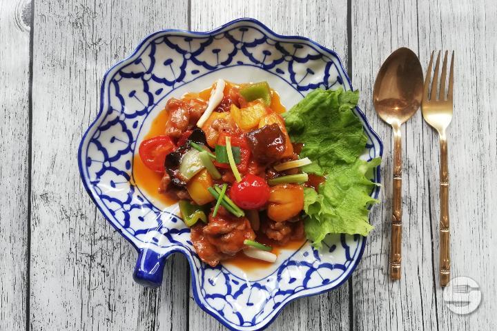 Plats à la Sauce Aigre-Douce et Ananas Frais - Le 888