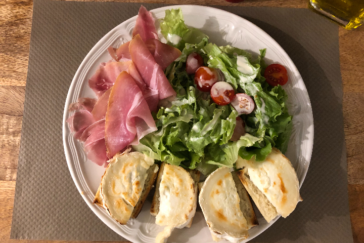 Hot Goat Cheese Salad - La Puccia