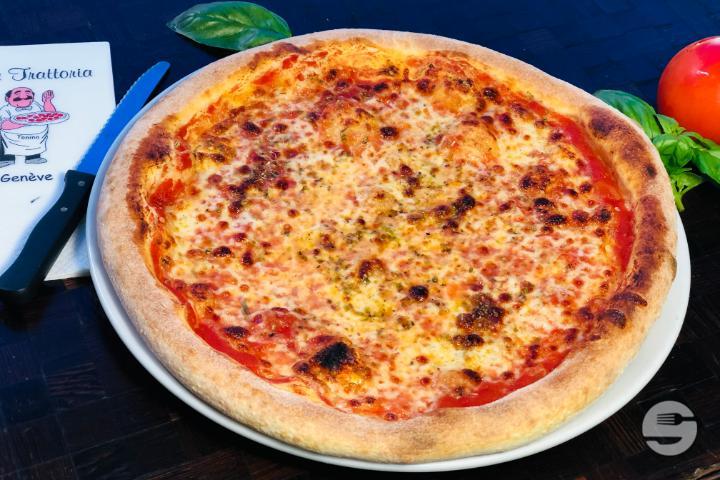 Pizza Margherita - La Trattoria
