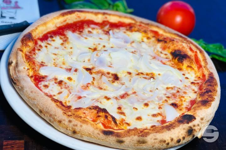 Pizza Cipolla - La Trattoria