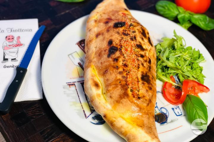 Pizza Calzone - La Trattoria