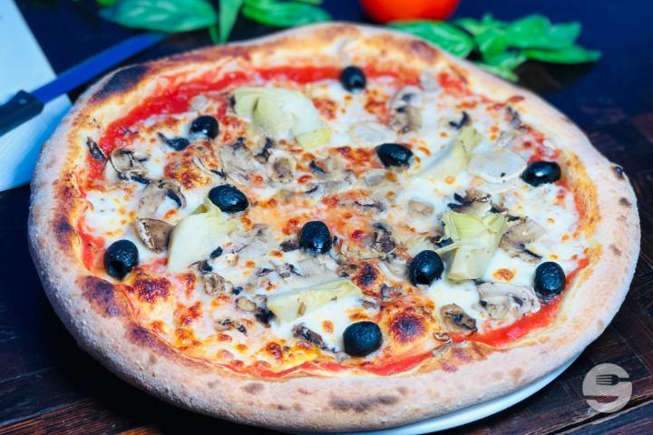 Pizza Cacciatora - La Trattoria