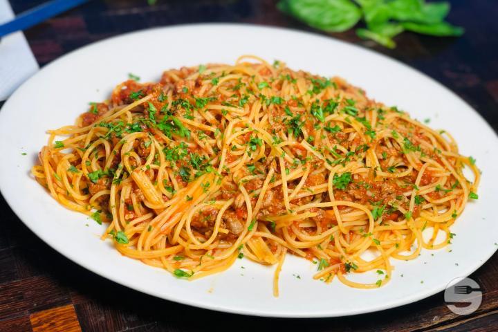 Spaghetti Bolognese - La Trattoria