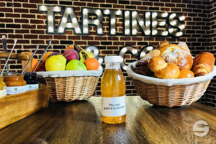 Green Tea with Mint Ice Tea - Tartines & Co