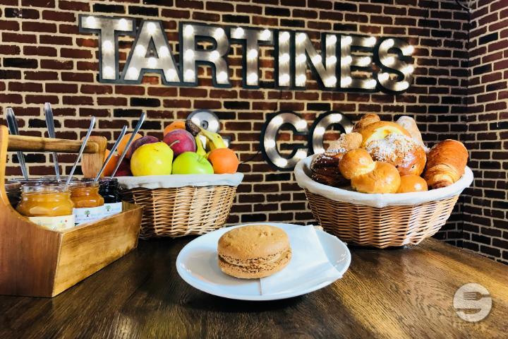 Big Coffee Macaron - Tartines & Co