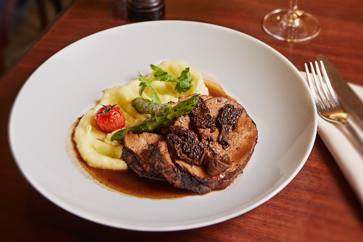Le Paleron de Veau aux Morilles - Au Pied de Cochon