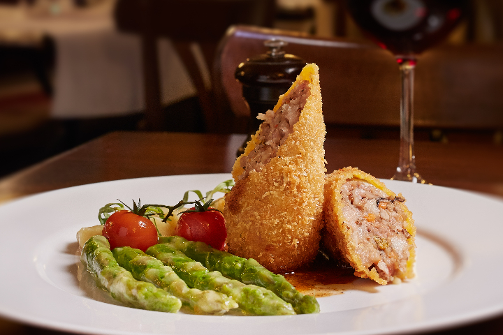Crispy Stuffed Pig’s Trotter - Au Pied de Cochon