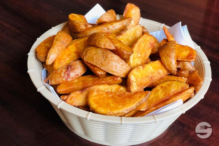 Large basket of potatoes - Britannia Pub