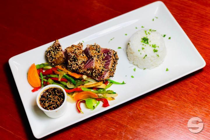 Red Tuna Tataki - Le Perron