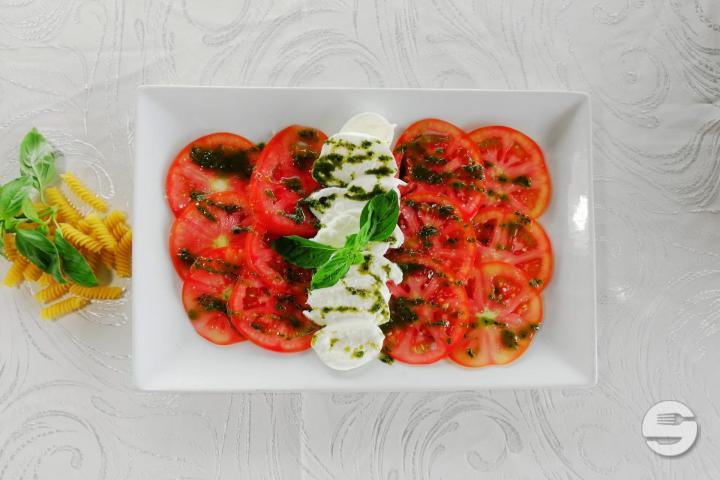 Tomate et Mozzarella di Buffala - Restaurant de l'aéroport