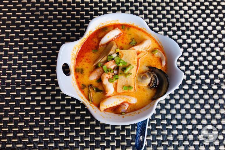 A06. Soupe de Fruits de Mer au Lait de Coco - Lian Xiang Lou