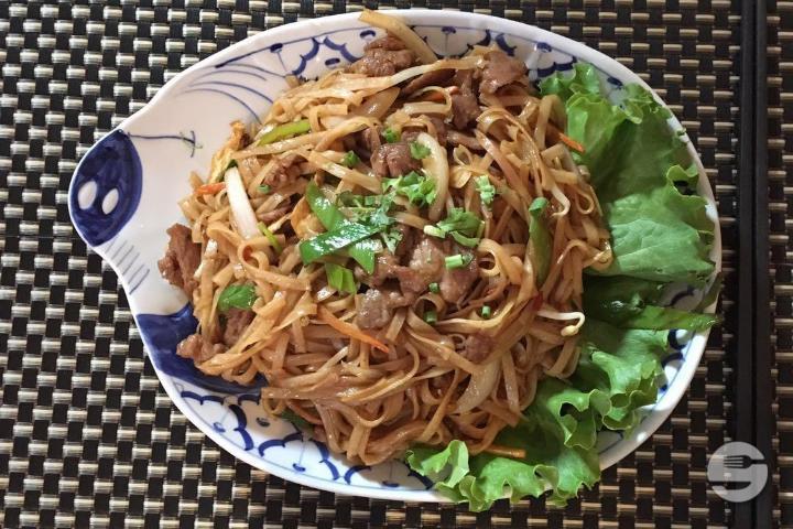 L04. Nouilles sautées aux Pousses de Soja - Lian Xiang Lou