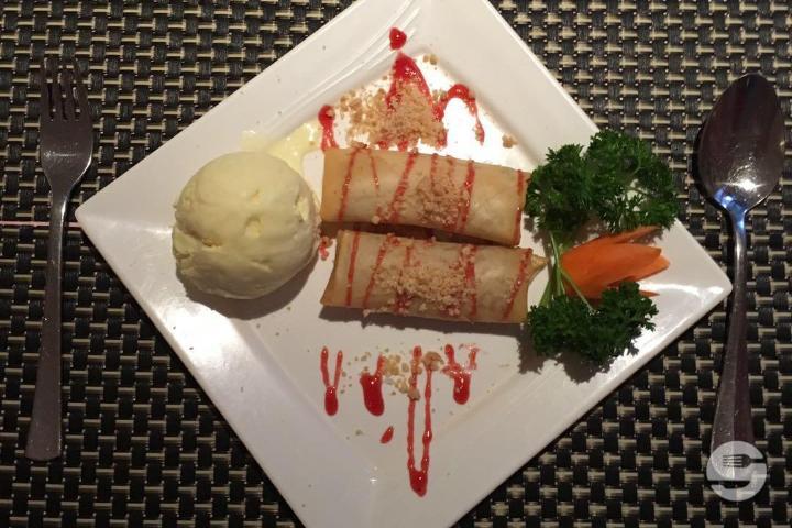 1. Rouleaux de Banane - Lian Xiang Lou