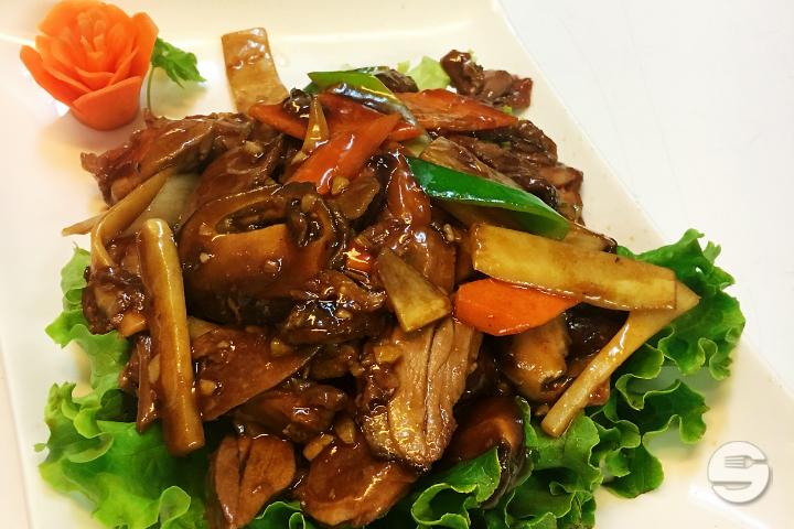Canard Sauté aux Champignons et Pousses de Bambou - Bambou