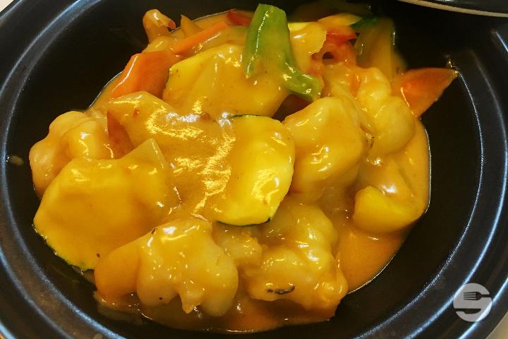Crevettes Sautées au Curry Rouge - Bambou